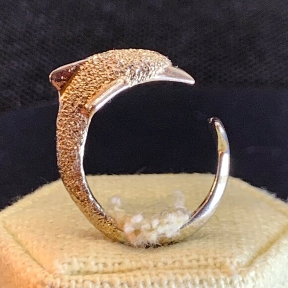 VTG Sterling Silver 925 Diamond Cut Finish Dolphin Design Statement Ring Size 5 - Picture 2 of 11